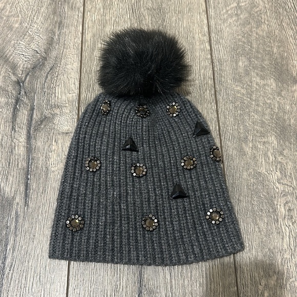 • Club Monaco • Women’s Blena Winter Beanie Pom Pom Hat Gray and Black - Picture 3 of 6